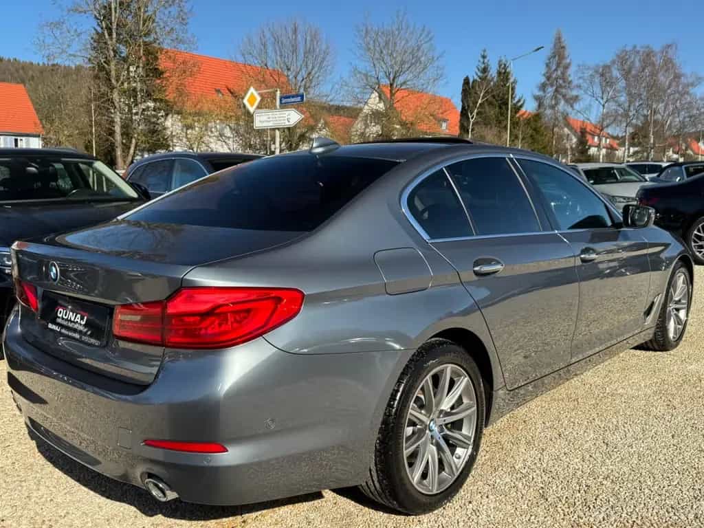 BMW 520 d Lim. DisplayKey |HUD| SHD| Keyless|Kamera| 09/2018-photo-4