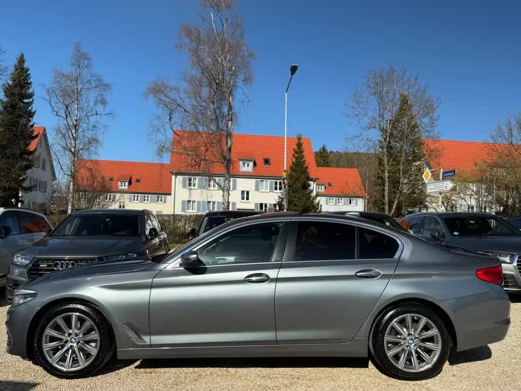 BMW 520 d Lim. DisplayKey |HUD| SHD| Keyless|Kamera| 09/2018-photo-7
