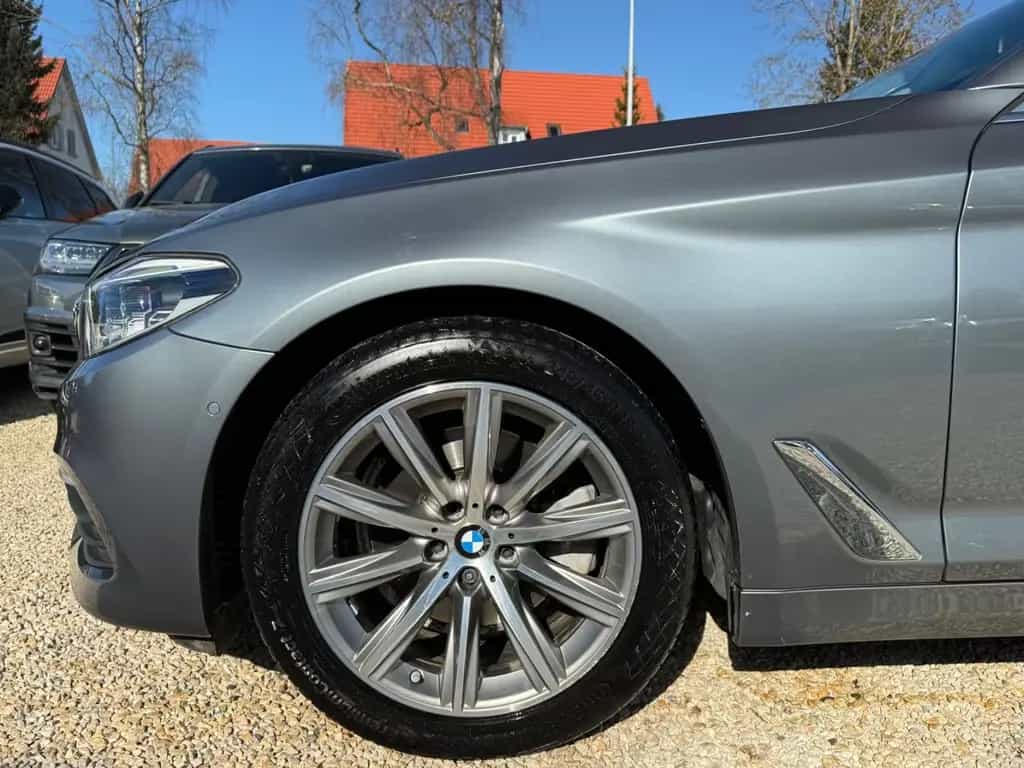 BMW 520 d Lim. DisplayKey |HUD| SHD| Keyless|Kamera| 09/2018-photo-9