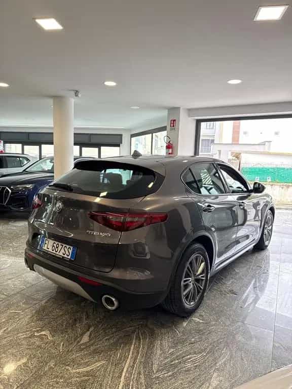 Alfa Romeo Stelvio 2.2 Turbodiesel 180 CV AT8 RW 09/2017-photo-4