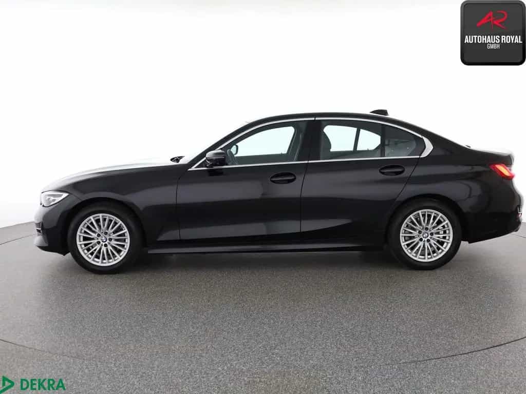 BMW 3 Series 320 i SPORT LINE 360GRAD,TOTWINKEL,NAVI,HIFI,1HD 05/2019-photo-1