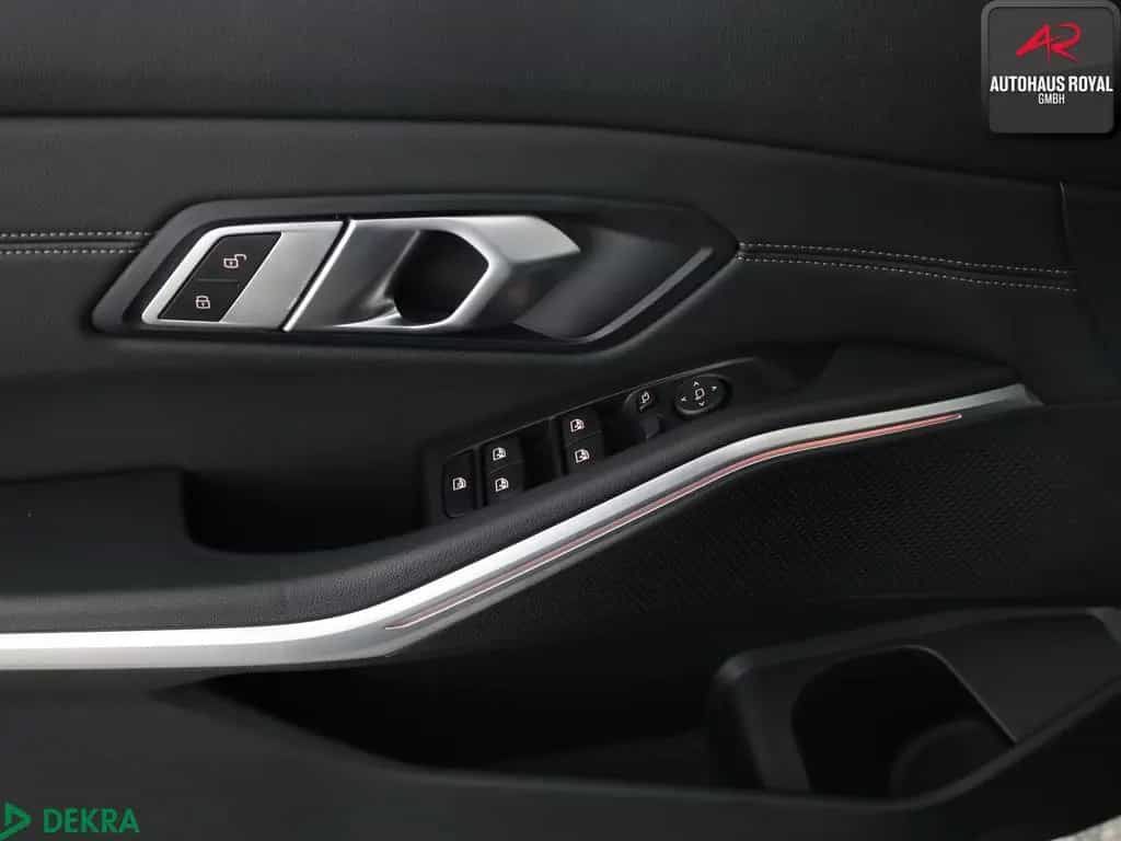 BMW 3 Series 320 i SPORT LINE 360GRAD,TOTWINKEL,NAVI,HIFI,1HD 05/2019-photo-13