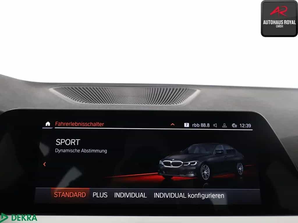 BMW 3 Series 320 i SPORT LINE 360GRAD,TOTWINKEL,NAVI,HIFI,1HD 05/2019-photo-17