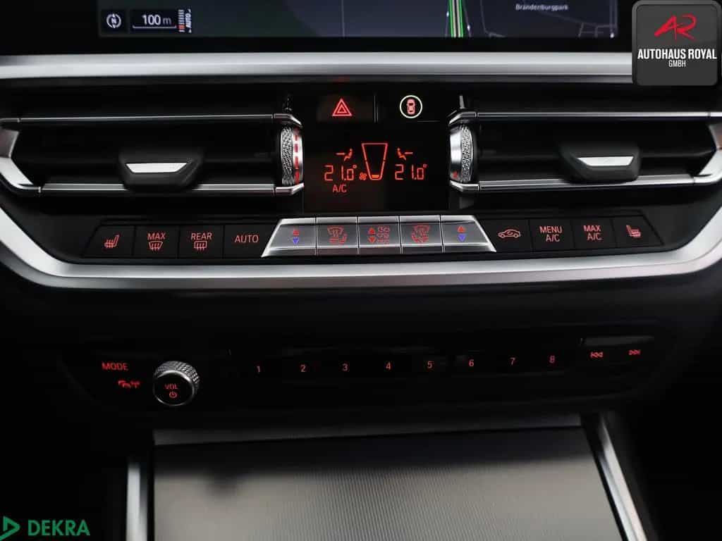 BMW 3 Series 320 i SPORT LINE 360GRAD,TOTWINKEL,NAVI,HIFI,1HD 05/2019-photo-22