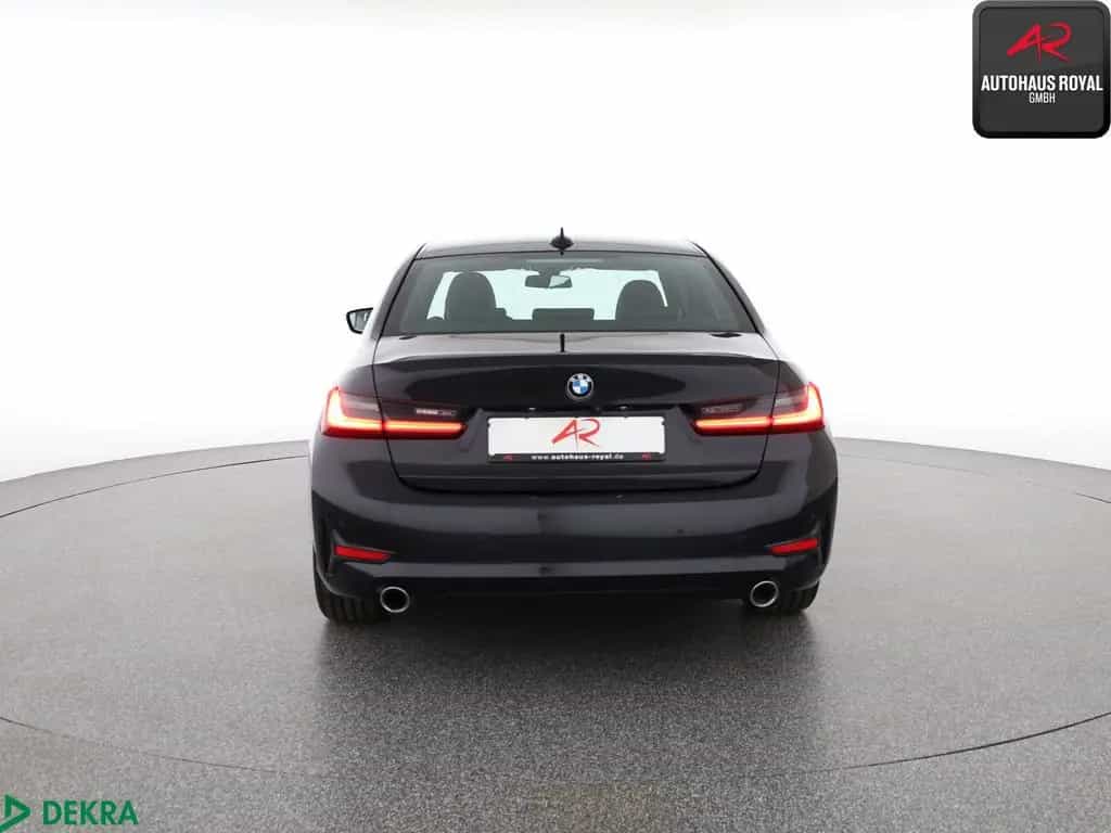 BMW 3 Series 320 i SPORT LINE 360GRAD,TOTWINKEL,NAVI,HIFI,1HD 05/2019-photo-3