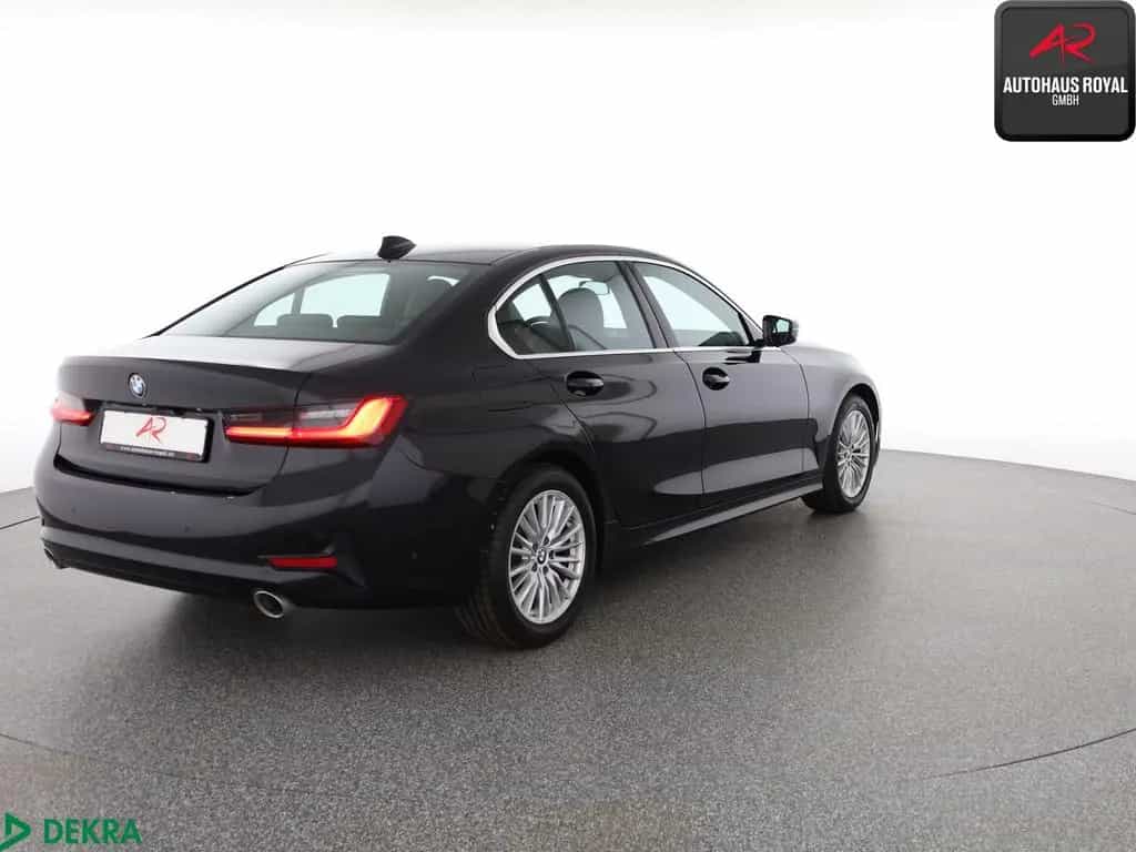 BMW 3 Series 320 i SPORT LINE 360GRAD,TOTWINKEL,NAVI,HIFI,1HD 05/2019-photo-4