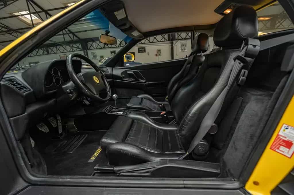 Ferrari F355 Berlinetta *Manual / Giallo Modena* 04/1997-photo-10