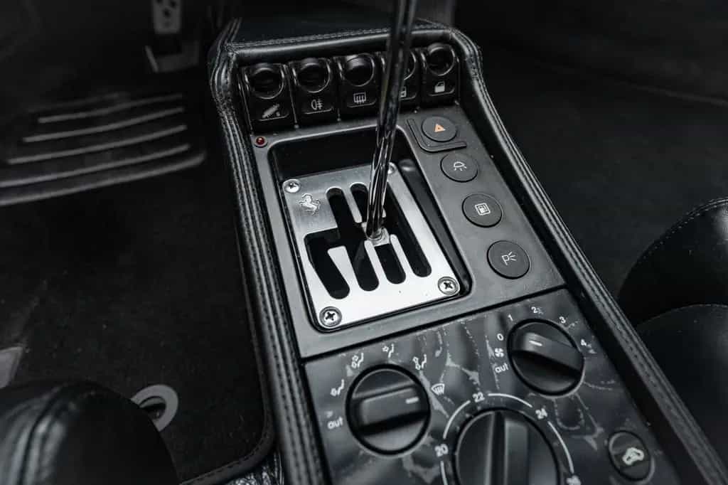 Ferrari F355 Berlinetta *Manual / Giallo Modena* 04/1997-photo-17