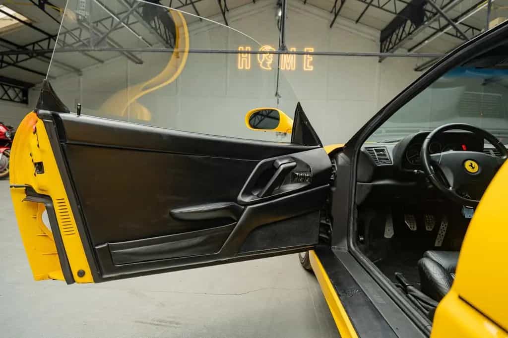 Ferrari F355 Berlinetta *Manual / Giallo Modena* 04/1997-photo-22