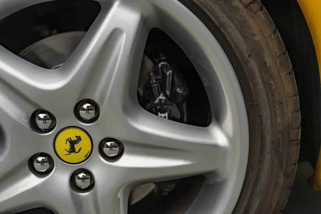 Ferrari F355 Berlinetta *Manual / Giallo Modena* 04/1997-photo-27
