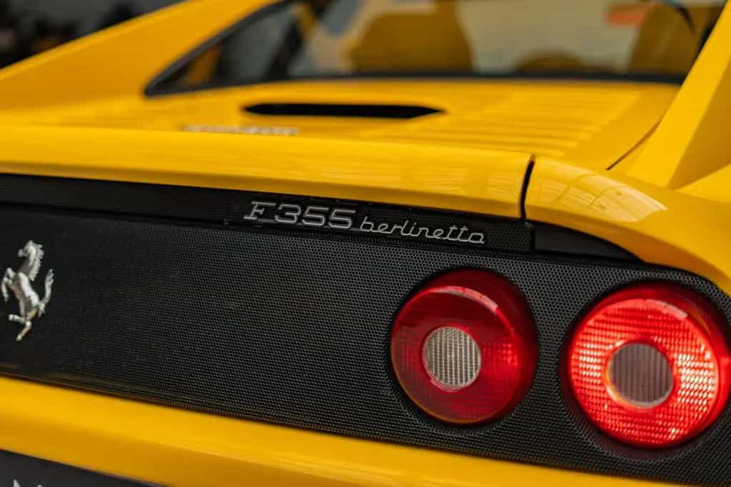 Ferrari F355 Berlinetta *Manual / Giallo Modena* 04/1997-photo-34