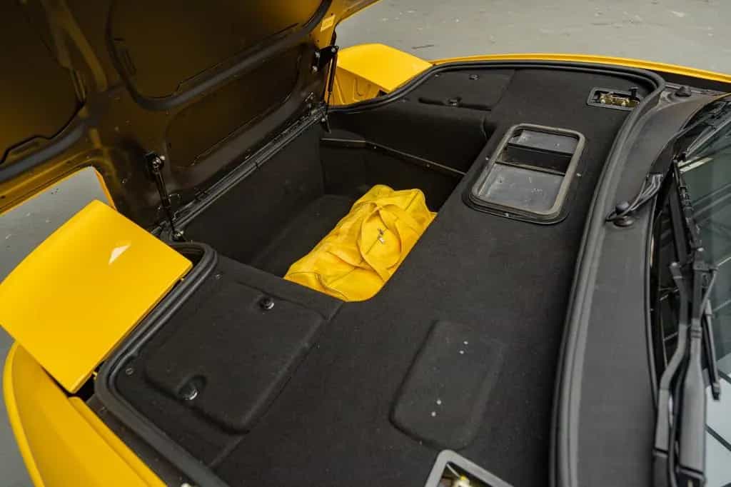 Ferrari F355 Berlinetta *Manual / Giallo Modena* 04/1997-photo-38
