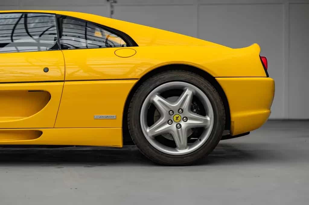 Ferrari F355 Berlinetta *Manual / Giallo Modena* 04/1997-photo-8