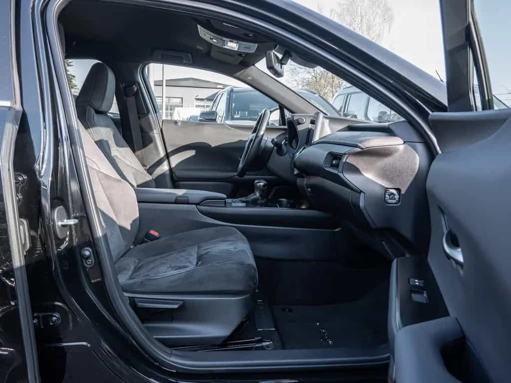 Lexus UX 250h Style+ Ed. PDC SHZ KAMERA ACC LED Facel. 01/2023-photo-10