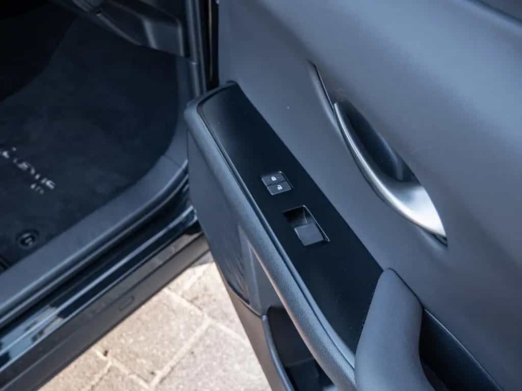Lexus UX 250h Style+ Ed. PDC SHZ KAMERA ACC LED Facel. 01/2023-photo-11