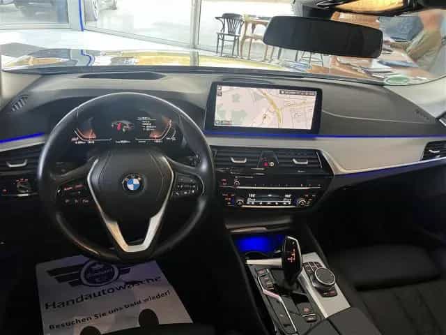 BMW 5 Series 520d Innovationspaket/HuD/AHK/Parkasst/4-Zonen 08/2022-photo-5