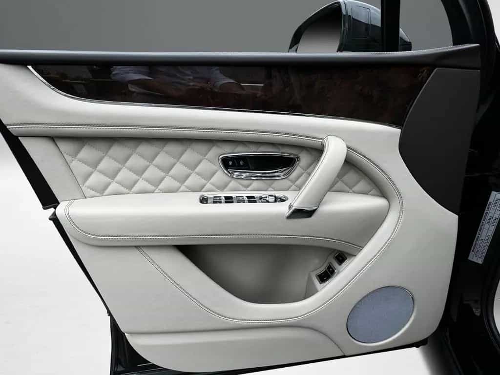 Bentley Bentayga V8 Mulliner TOURING CITY SUNSHINE PAKET 01/2020-photo-20