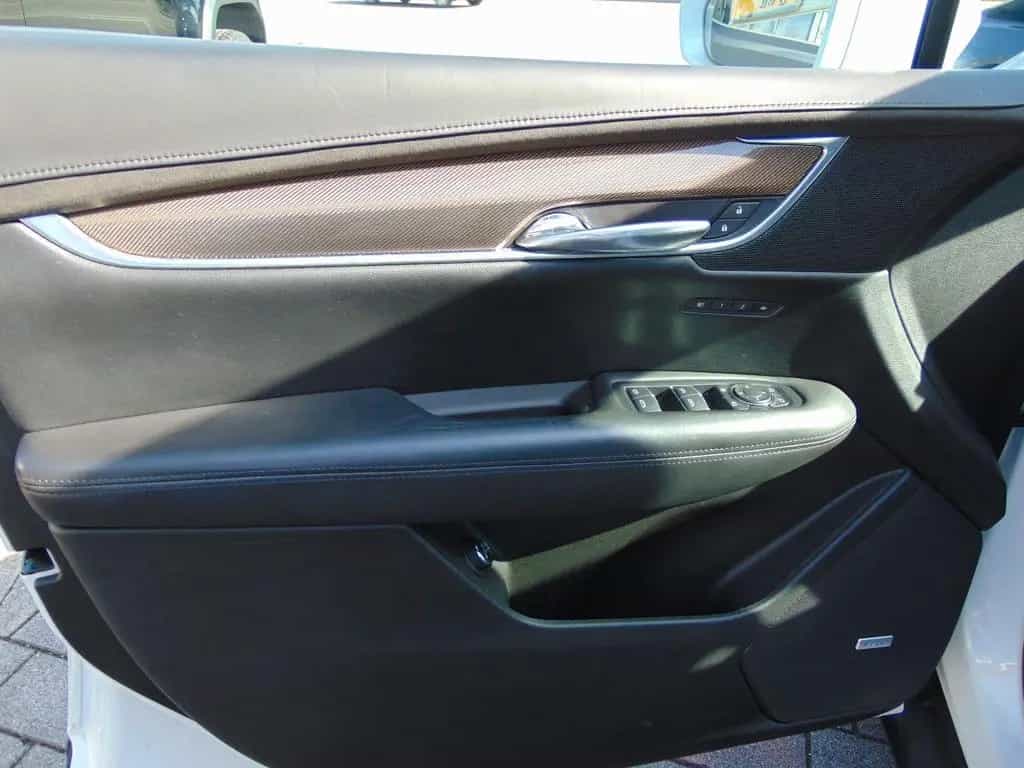 Cadillac XT5 3.6 V6 Platinum LED+Navi+SHZ+360+Bel.Sitz 01/2019-photo-16