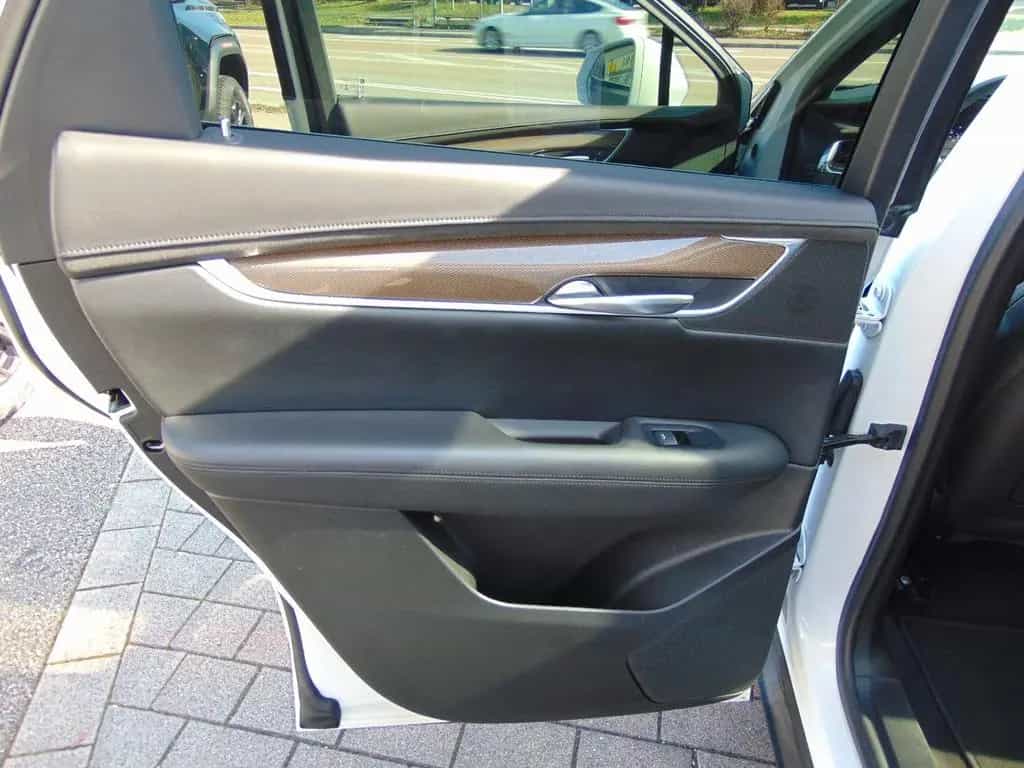 Cadillac XT5 3.6 V6 Platinum LED+Navi+SHZ+360+Bel.Sitz 01/2019-photo-17