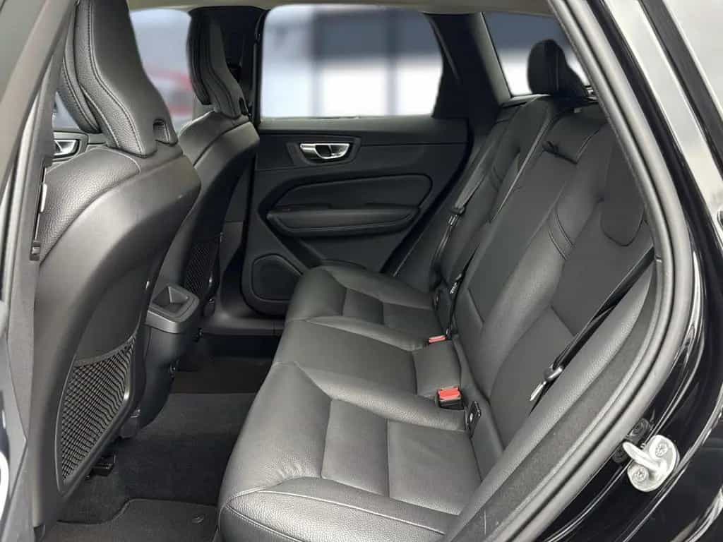 Volvo XC 60 Plus Dark 2WD Bluetooth LED Klima 12/2023-photo-15