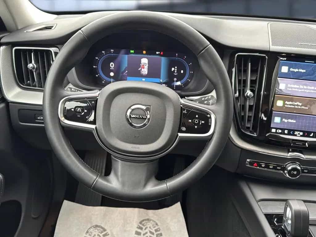 Volvo XC 60 Plus Dark 2WD Bluetooth LED Klima 12/2023-photo-16