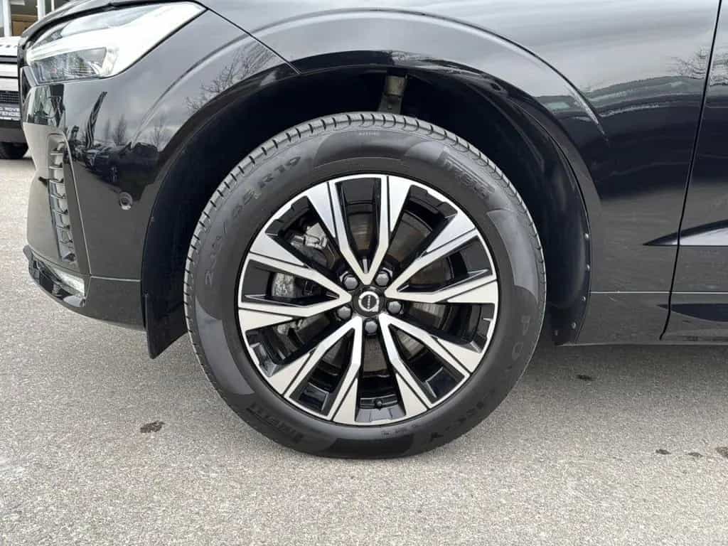 Volvo XC 60 Plus Dark 2WD Bluetooth LED Klima 12/2023-photo-19