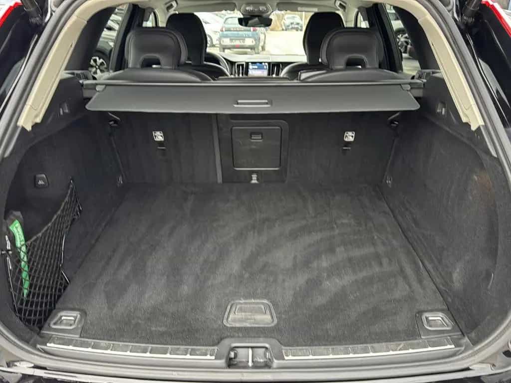 Volvo XC 60 Plus Dark 2WD Bluetooth LED Klima 12/2023-photo-20