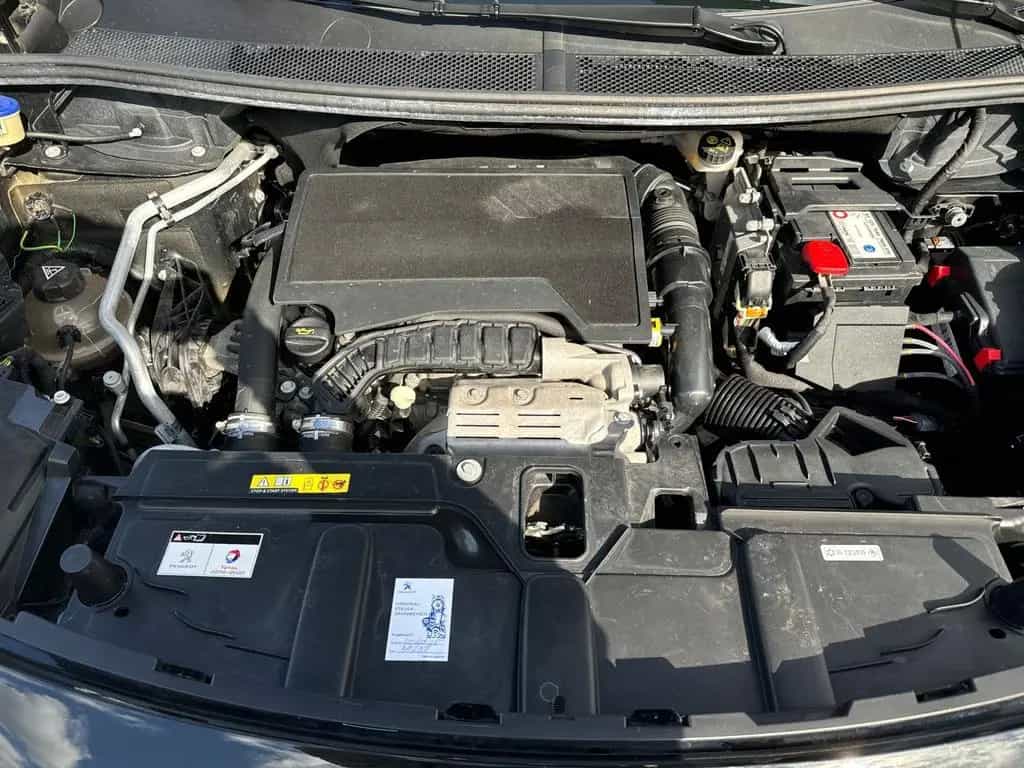 Peugeot 3008 1.2 PureTech 130 Allure Navigation+Clima+Te 06/2019-photo-19
