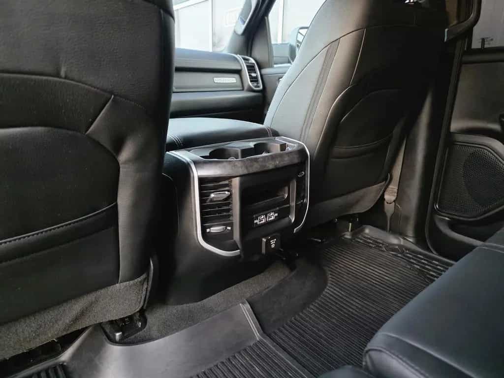 Dodge RAM 1500 5.7 4x4 Bighorn LED RAMBOX 22´´ AHK 06/2019-photo-22