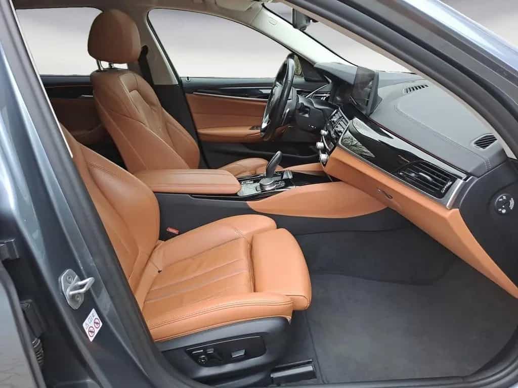BMW 5 Series 520d xDrive Touring Luxury Line Panorama AHK 01/2022-photo-3