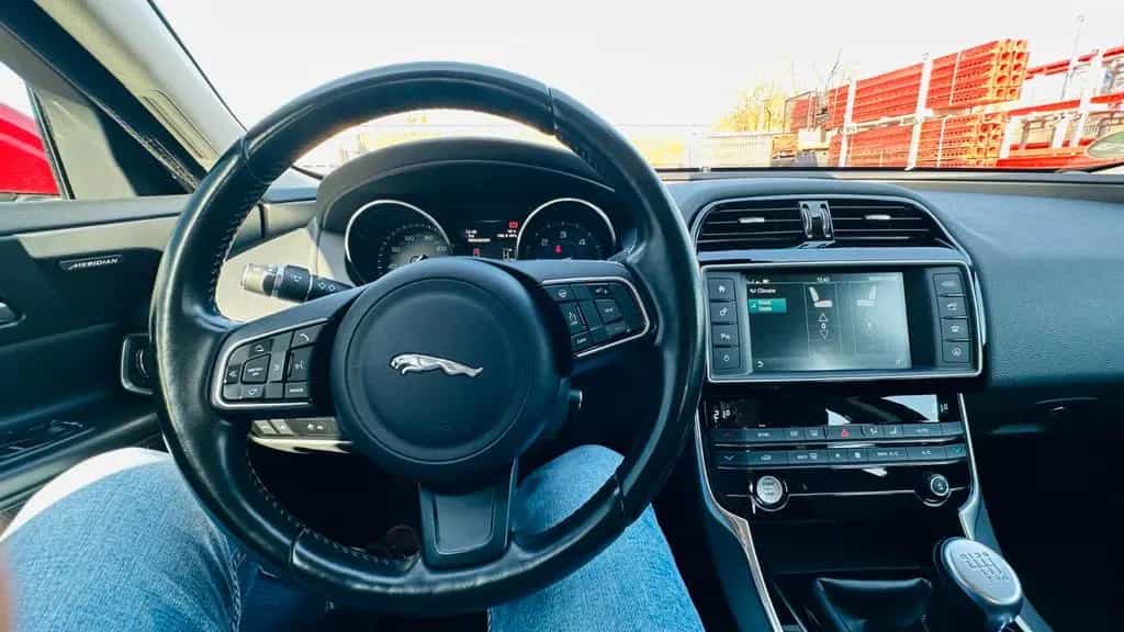 Jaguar XE E-Performance 163PS Portfolio Portfolio 09/2015-photo-7