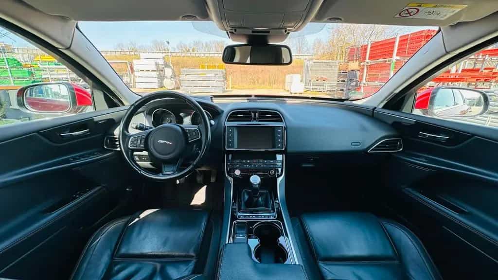 Jaguar XE E-Performance 163PS Portfolio Portfolio 09/2015-photo-8
