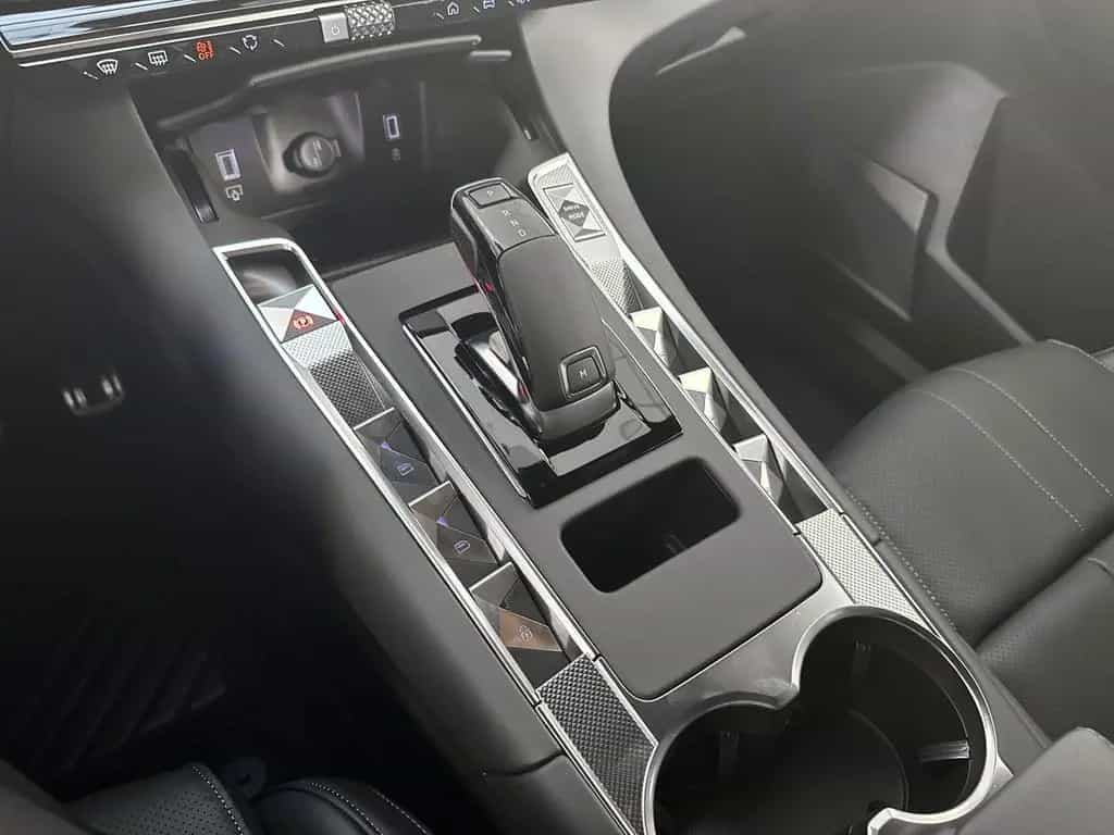 DS Automobiles DS7 (Crossback) DS7 Crossback ÉTOILE Diesel 130PS Comfort-Paket 02/2026-photo-10