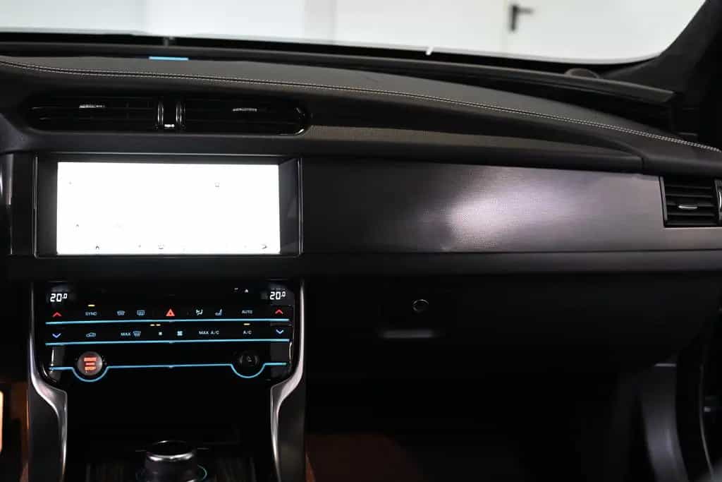 Jaguar XF D300 S Kombi LED Sportsitze Winter-Paket 04/2019-photo-20