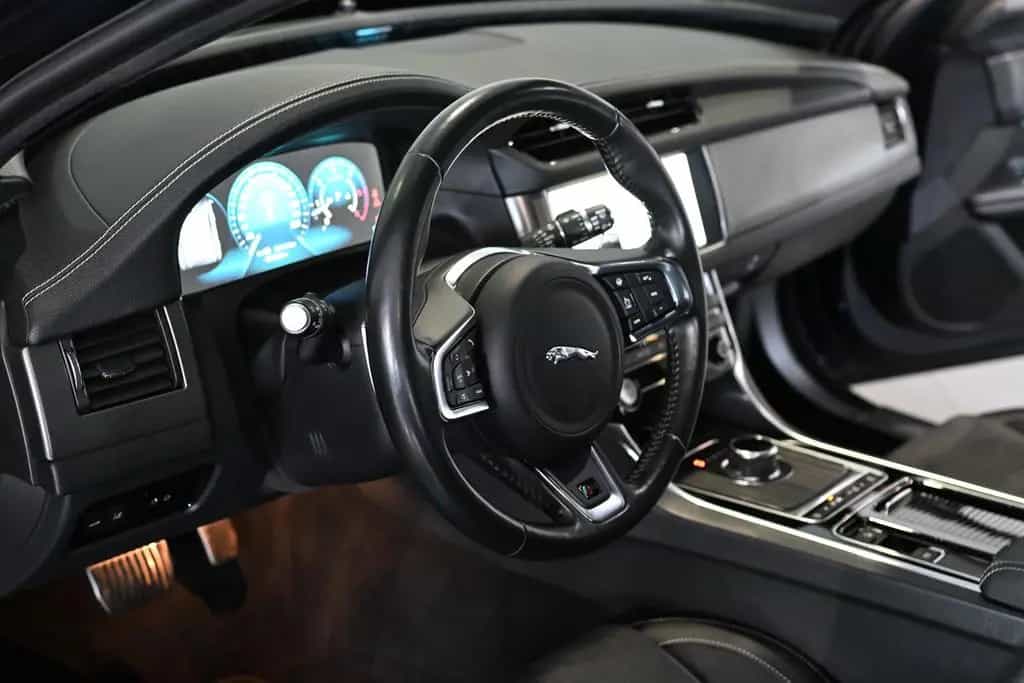 Jaguar XF D300 S Kombi LED Sportsitze Winter-Paket 04/2019-photo-7