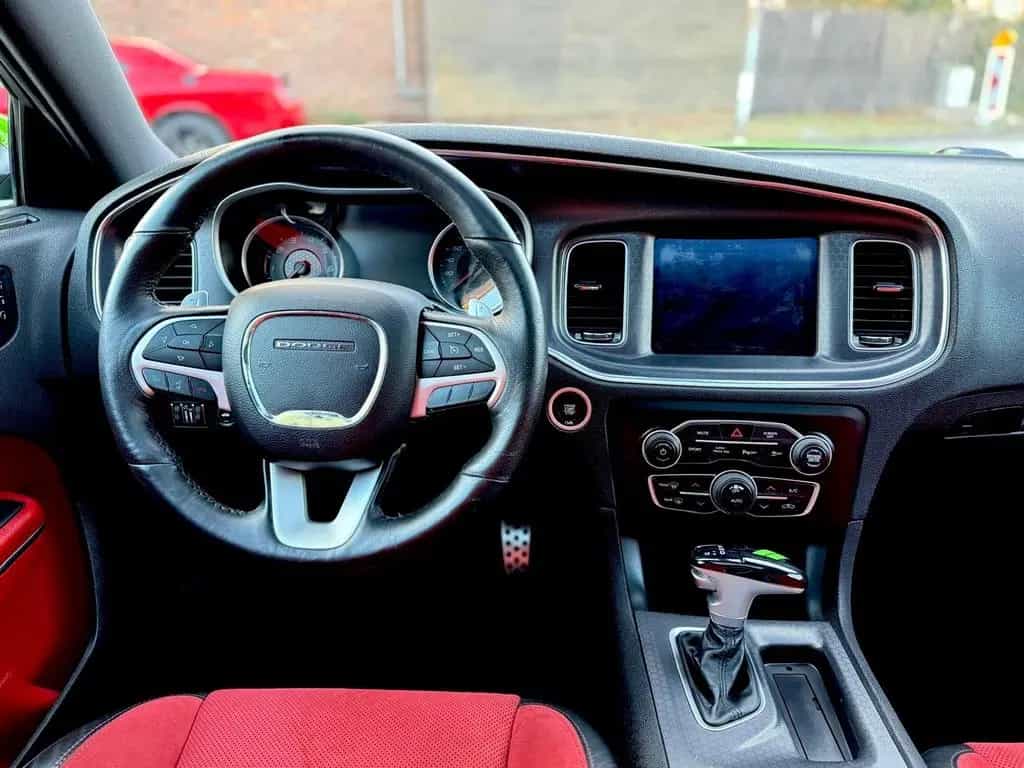 Dodge 392 SRT*V8*SCAT BACK*BREMBO*GARANTIE*NAVI*VOLL* 05/2018-photo-48