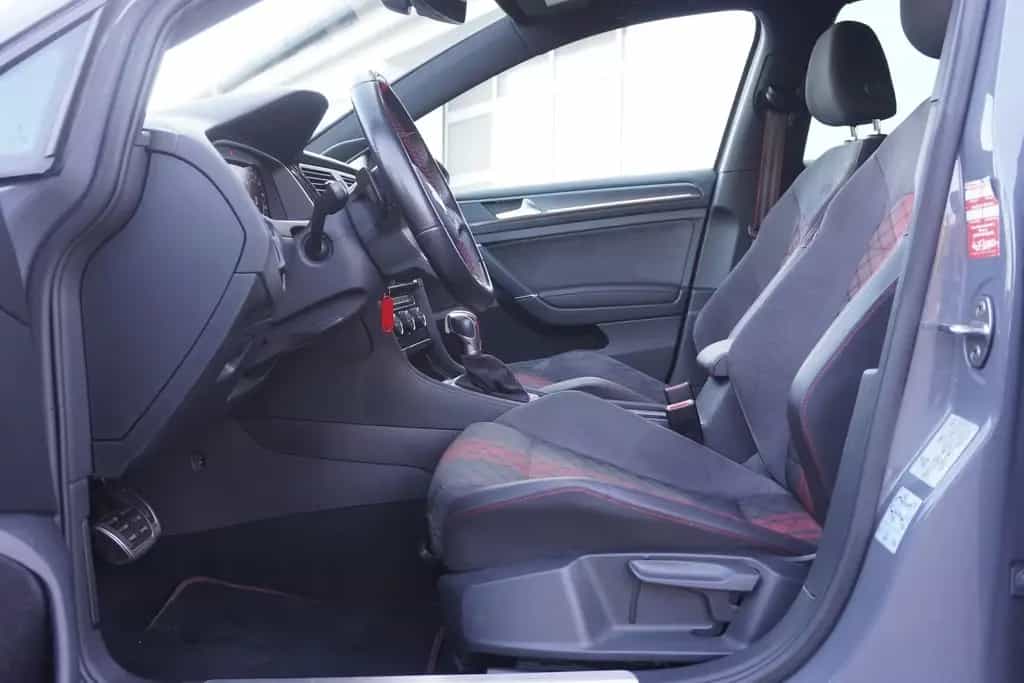 Volkswagen Golf 2.0 TSI GTI TCR LED Navi Reifnitz Dynaudio 05/2019-photo-31
