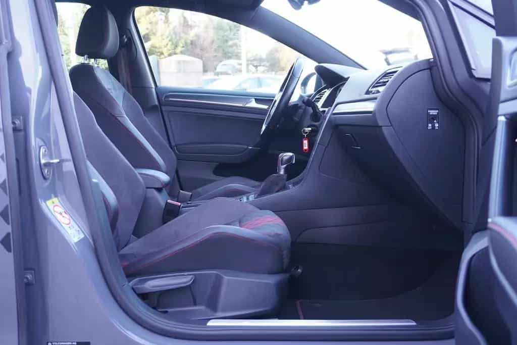 Volkswagen Golf 2.0 TSI GTI TCR LED Navi Reifnitz Dynaudio 05/2019-photo-32