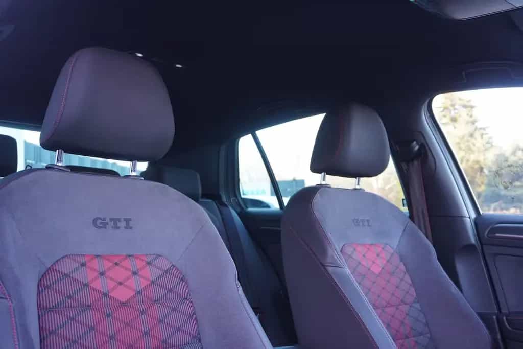 Volkswagen Golf 2.0 TSI GTI TCR LED Navi Reifnitz Dynaudio 05/2019-photo-33