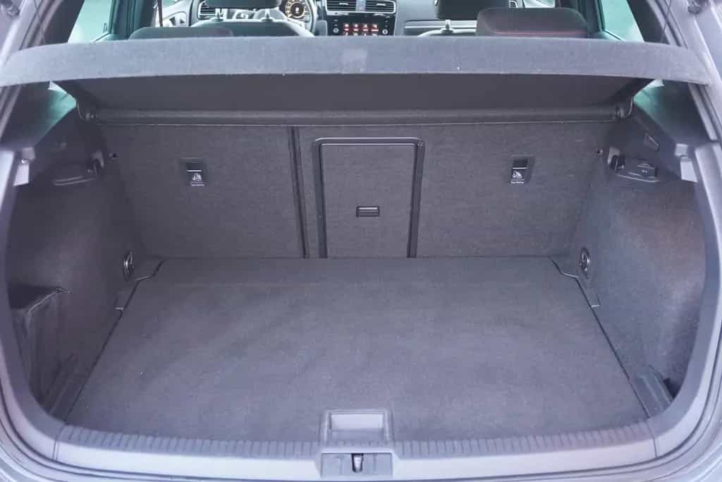 Volkswagen Golf 2.0 TSI GTI TCR LED Navi Reifnitz Dynaudio 05/2019-photo-36