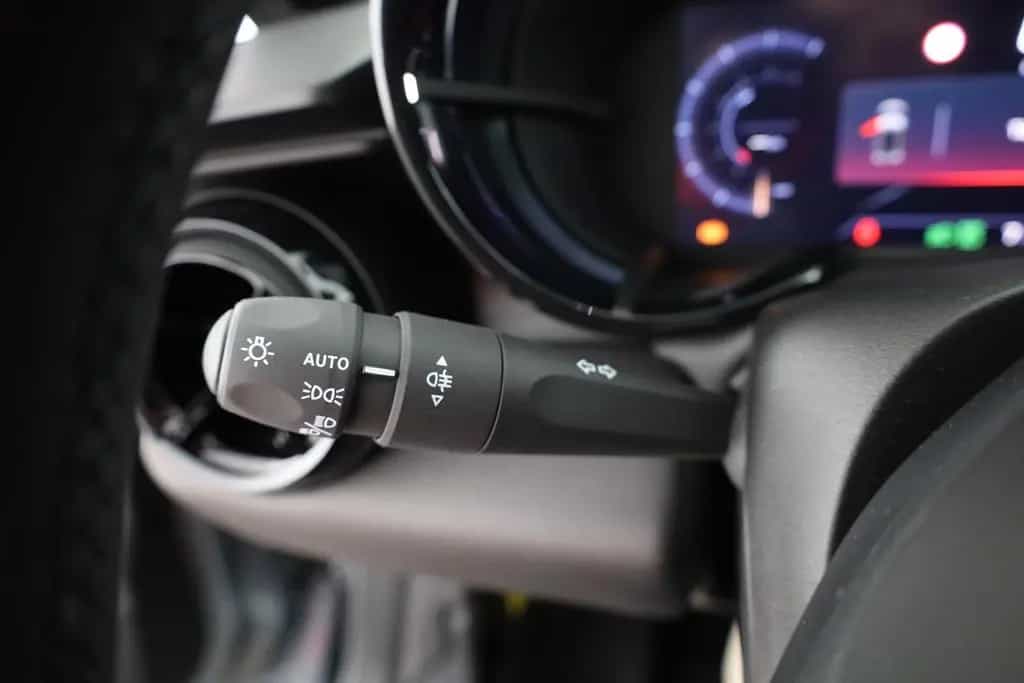 Alfa Romeo Junior Ibrida Speciale 1.2 VGT LED ACC Navi 01/2026-photo-15