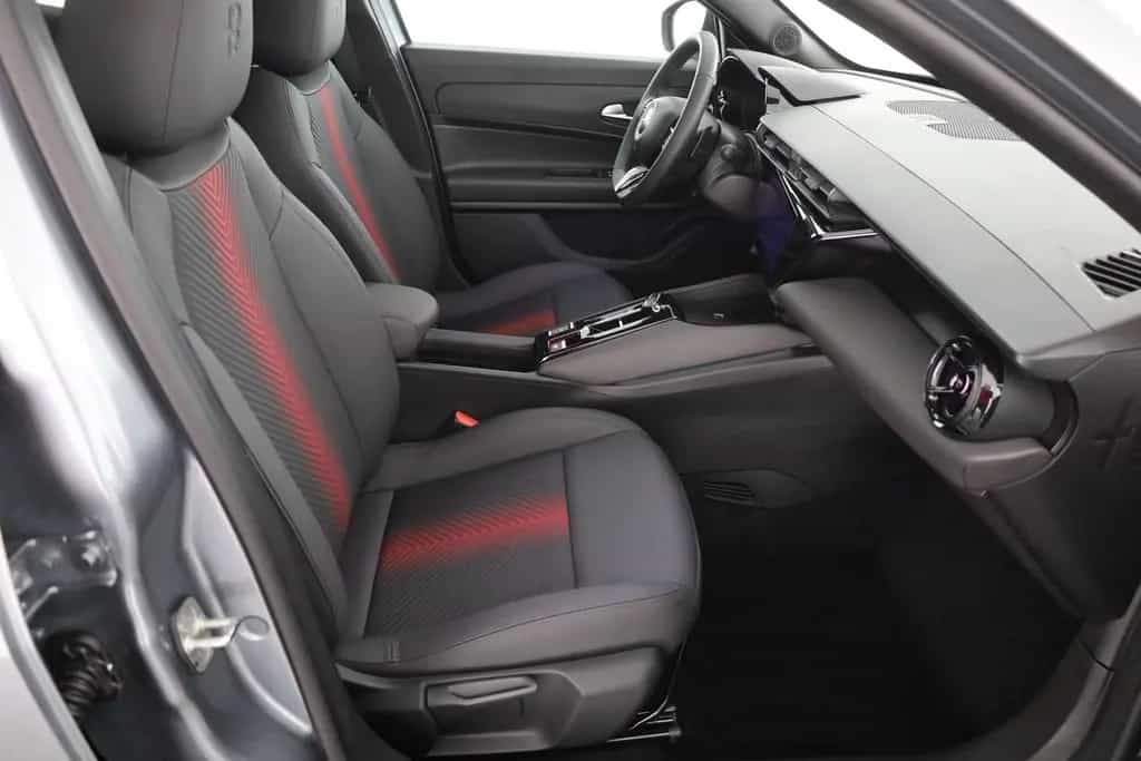 Alfa Romeo Junior Ibrida Speciale 1.2 VGT LED ACC Navi 01/2026-photo-20