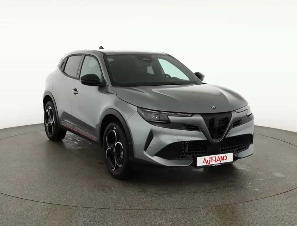 Alfa Romeo Junior Ibrida Speciale 1.2 VGT LED ACC Navi 01/2026-photo-6