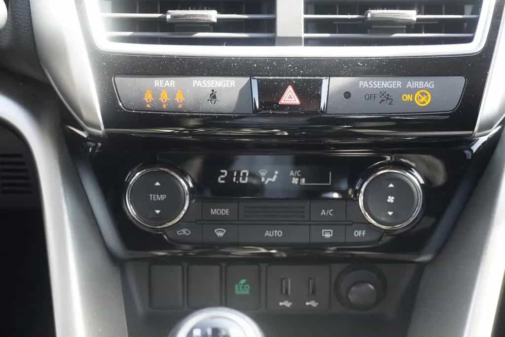 Mitsubishi Eclipse Cross 1.5 T-MIVEC Active 2WD 11/2018-photo-19