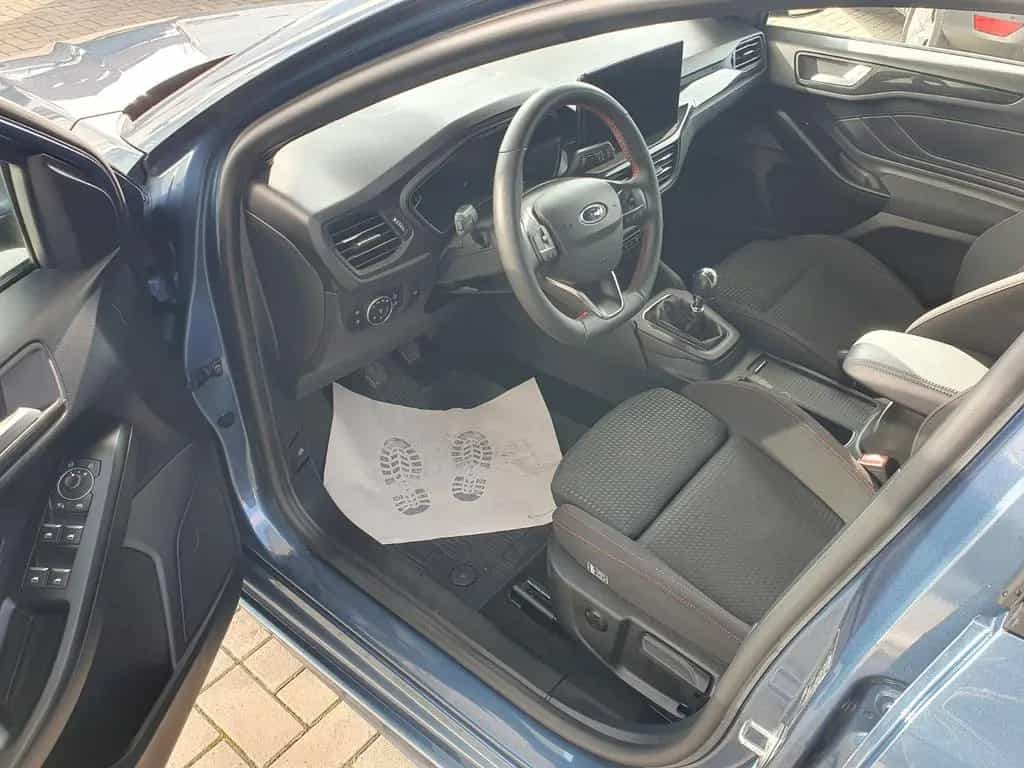 Ford Focus Turnier ST-Line 07/2022-photo-5