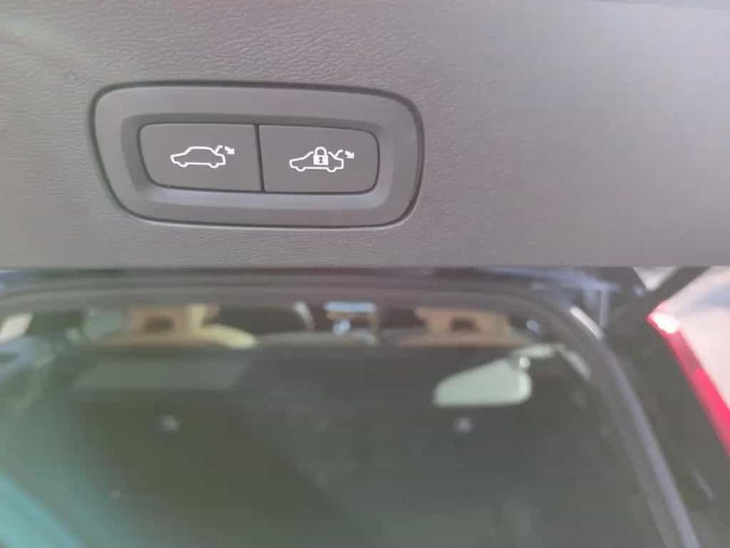 Volvo V60 Ultra Dark HUD Digitales Cockpit Memory Sitz 07/2025-photo-14