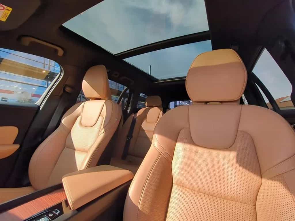 Volvo V60 Ultra Dark HUD Digitales Cockpit Memory Sitz 07/2025-photo-15