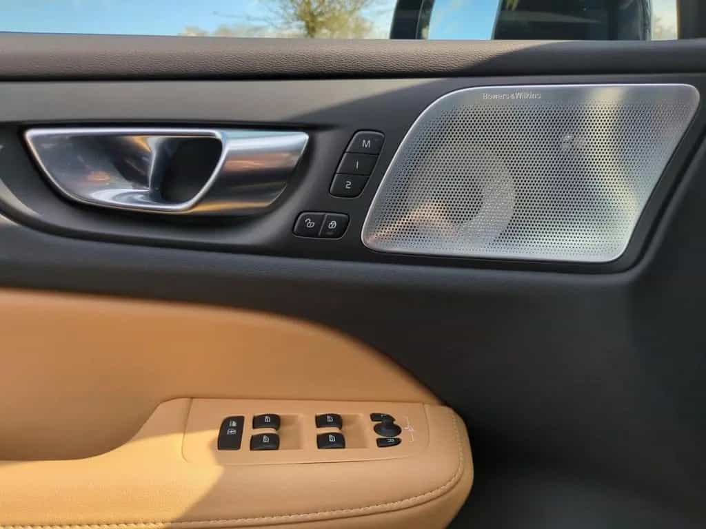 Volvo V60 Ultra Dark HUD Digitales Cockpit Memory Sitz 07/2025-photo-21
