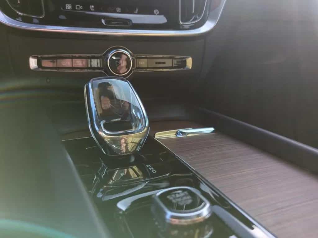 Volvo V60 Ultra Dark HUD Digitales Cockpit Memory Sitz 07/2025-photo-25