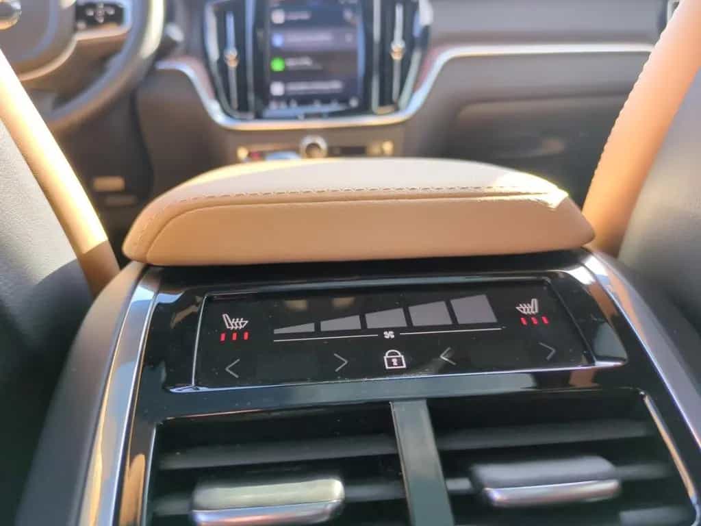 Volvo V60 Ultra Dark HUD Digitales Cockpit Memory Sitz 07/2025-photo-26